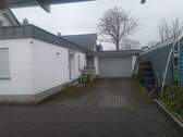 Garage mit elektrischem Tor - 