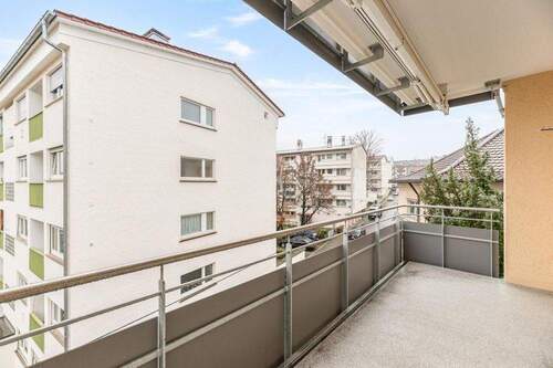 1. Balkon - 4 Zimmer Etagenwohnung zum Kaufen in Stuttgart