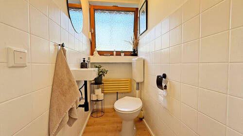 Gäste-WC im Erdgeschoss - 