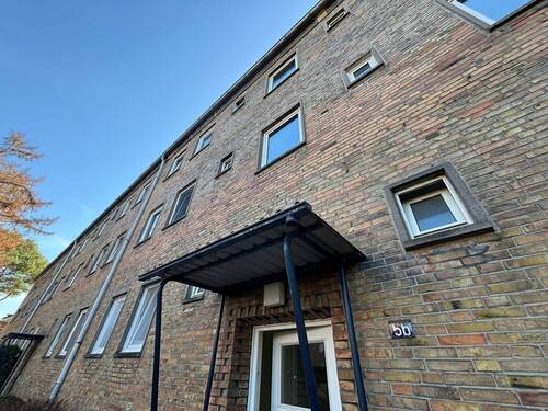 Hauseingang - 2 Zimmer Etagenwohnung zum Kaufen in Hamburg