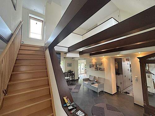 Treppe zum Obergeschoss - 