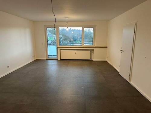 Wohnzimmer - 4 Zimmer Etagenwohnung zur Miete in Mülheim an der Ruhr