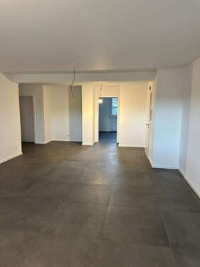 Wohnzimmer Ansicht 2 - 4 Zimmer Etagenwohnung in Mülheim an der Ruhr