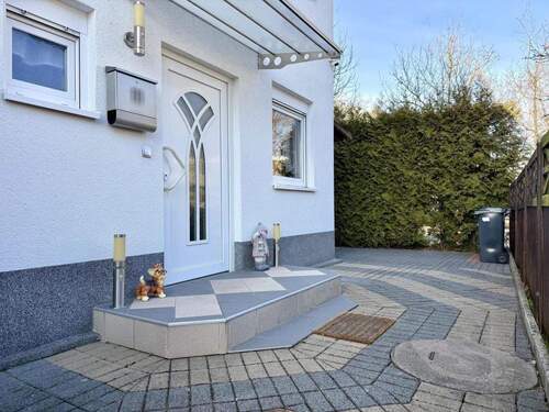 Eingangsbereich - 5 Zimmer Reihenendhaus zum Kaufen in Offenbach