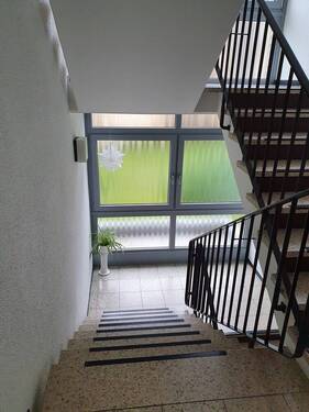 Treppenhaus - 3 Zimmer Etagenwohnung in Itzehoe