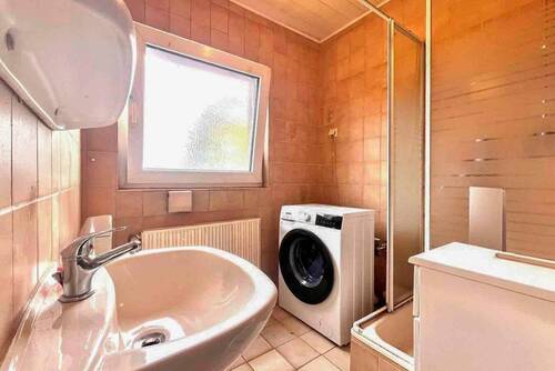 Badezimmer - Einfamilienhaus in Leverkusen zum Kaufen