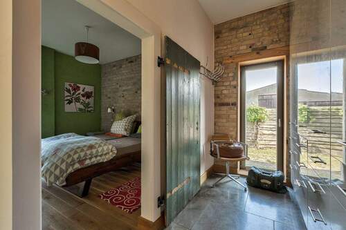 Schlafzimmer mit Ankleide - 