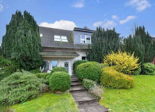 Titelbild - 7 Zimmer Einfamilienhaus zum Kaufen in Duisburg / Huckingen