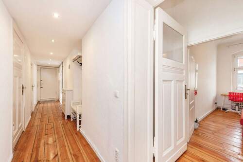 Flur - Etagenwohnung mit 105,00 m&sup2; in Berlin zum Kaufen