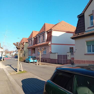 Gedäudeansicht zur Strasse - 