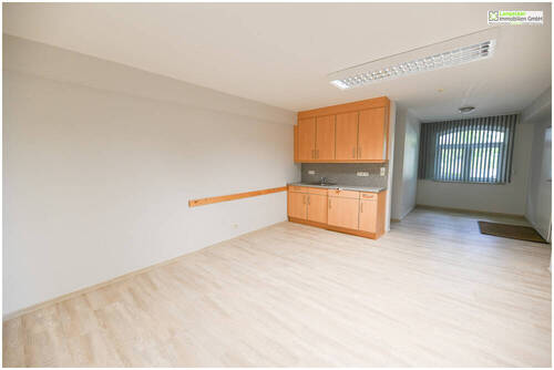 Eingangsbereich und Pantry - Büro zum Kaufen in Elmshorn