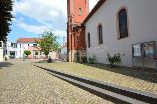 Umgebung - Mehrfamilienhaus, Wohnhaus mit 244,20 m&sup2; in Klein-Winternheim zum Kaufen