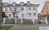 Hausansicht Vorne - Exklusive Kombination aus luxuriösem Wohnen und repräsentativem Gewerbe in Düsseldorf-Benrath
