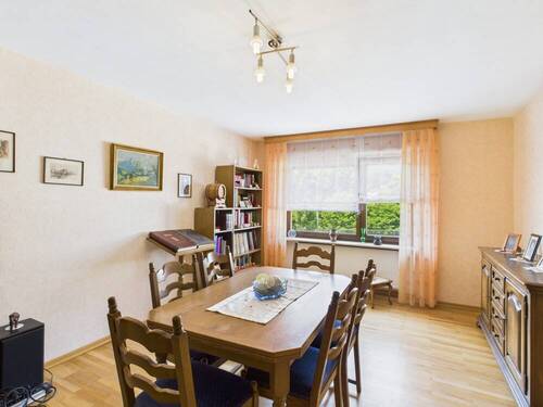 Wohnzimmer - Reihenmittelhaus mit 167,00 m² in Föhren zum Kaufen