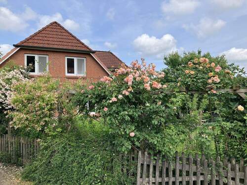 Bild 2 - 7 Zimmer Einfamilienhaus zum Kaufen in Stade