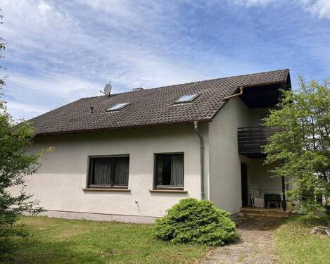 Bild 1 - Freistehendes Einfamilienhaus in Sulzdorf a.d.L. (Rhön) - Solide Substanz, großes Potenzial