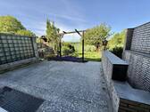 Terrasse mit Blick aufs Feld - 