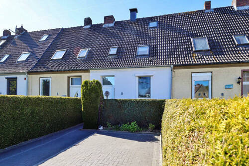 Außenansicht - 4 Zimmer Reihenmittelhaus zum Kaufen in Wilhelmshaven-Fedderwardergroden