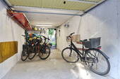 Garage mit Zugang in den Garten - 
