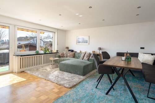 Wohnzimmer EG - Mehrfamilienhaus, Wohnhaus mit 219,00 m&sup2; in Stephanskirchen zum Kaufen