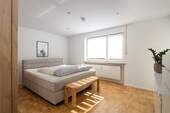 Schlafzimmer EG - 