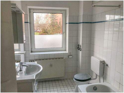 Badezimmer (Fotos, leere Wohnung) - 