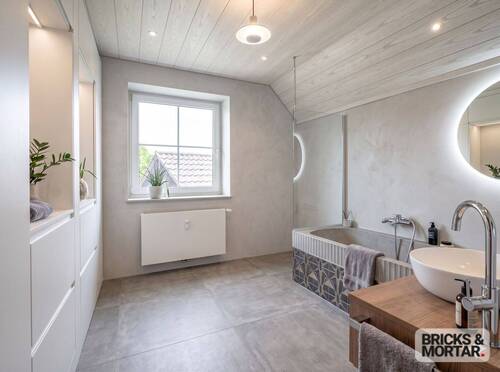 KI generierter Einrichtungsvorschlag Bad - Maximale Flexibilität: Großzügige 131 m² DG-Wohnung - laut Teilungserklärung in 2 Einheiten teilbar!