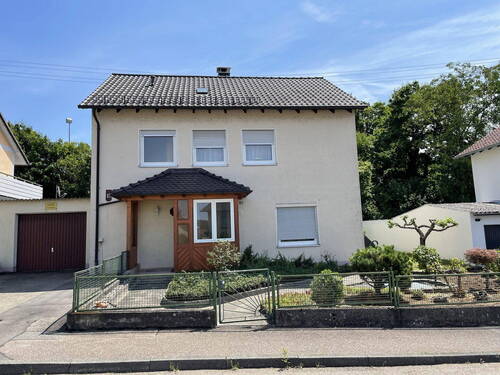 Außenansicht (Hausvorderseite) - ***ZUHAUSE*** Lebenswert zwischen Neckar und Weinbergen