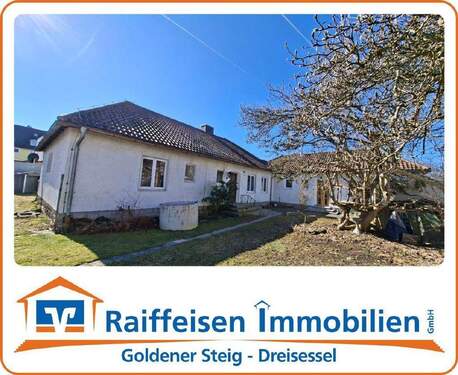 Viele Möglichkeiten ... - Großzügiger Bungalow im Markt Perlesreut