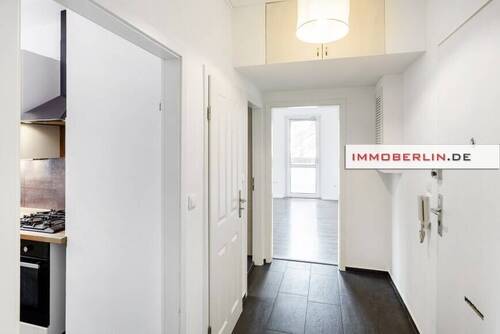 3 - 2 Zimmer Etagenwohnung in Berlin