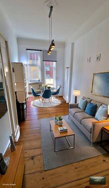 Wohnzimmer - KI - 2 Zimmer Etagenwohnung in Berlin