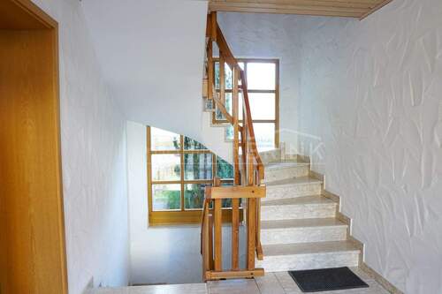 Hausflur - 2 Zimmer Etagenwohnung zur Miete in Langenzenn