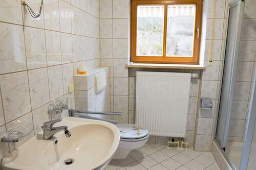 Tageslichtbad mit Dusche - 