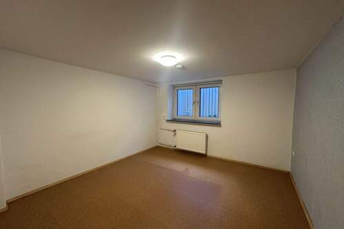 Wohnlich ausgebauter Raum im UG - 