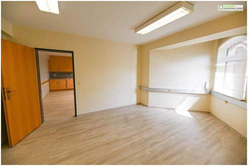 verschiedene Büroräume beider Büroteile - Büro in Elmshorn