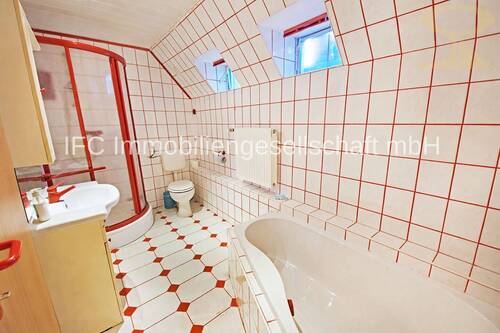 Bad im UG (Einliegerwhg.) - 