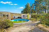 Grundstück mit Pool - 