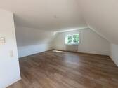 Wohnzimmer 1 - 3-Raum-Wohnung im Geschäftshaus