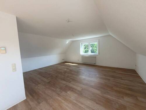 Wohnzimmer 1 - 3-Raum-Wohnung im Geschäftshaus
