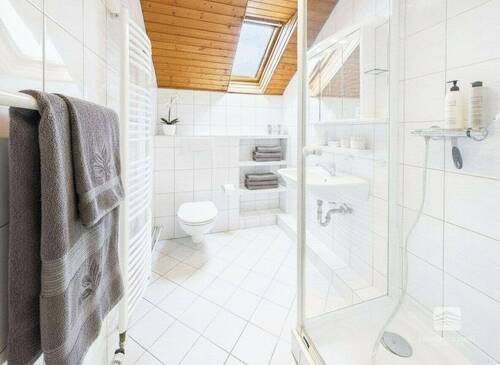 Badezimmer 2/2 (KI) - 