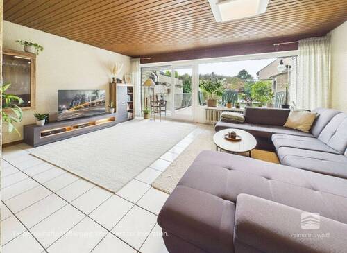 Wohn-/Esszimmer (KI) - 