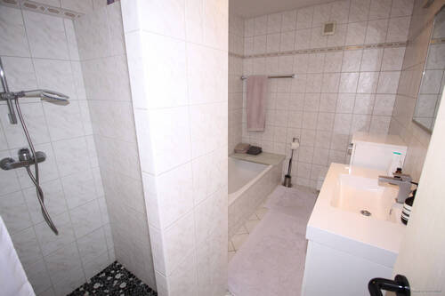 Dusch- und Wannenbad - 
