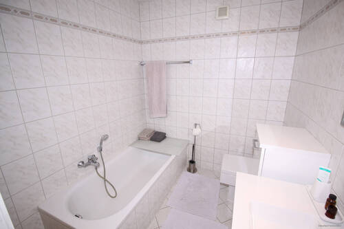 Dusch- und Wannenbad - 