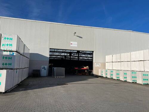 Einfahrt - Halle in Laußnitz