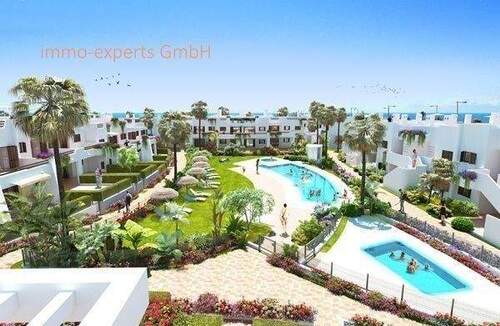 Bild 2 - 4 Zimmer Etagenwohnung zum Kaufen in Almeria