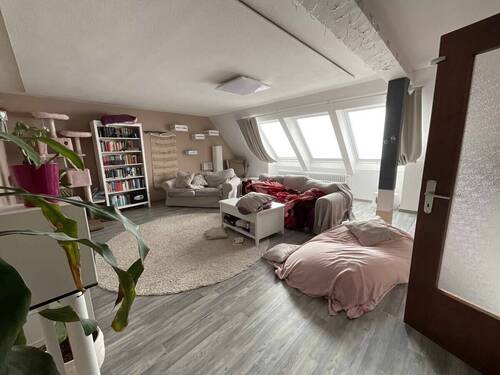 1+2 OG links_Wohnzimmer_www.villingen.immobilien - 