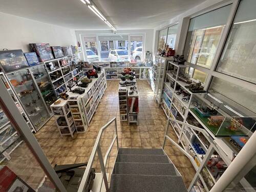 EG_Laden rechts_www.villingen.immobilien - 1 Zimmer Mehrfamilienhaus, Wohnhaus zum Kaufen in Donaueschingen