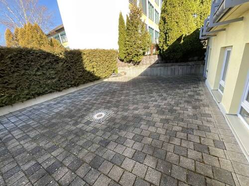 EG_Laden rechts_Hinterhof_www.villingen.immobilien - 1 Zimmer Mehrfamilienhaus, Wohnhaus in Donaueschingen