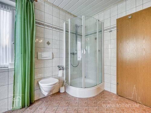 ...und Dusche im Erdgeschoss - 