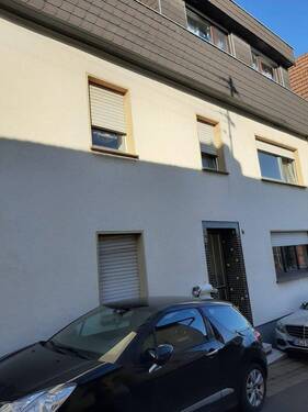 Hausvorderseite - Attraktives 5- Parteienhaus - 375.000,00&nbsp;EUR Kaufpreis, ca.&nbsp; 360,00&nbsp;m&sup2;&nbsp;Wohnfl&auml;che